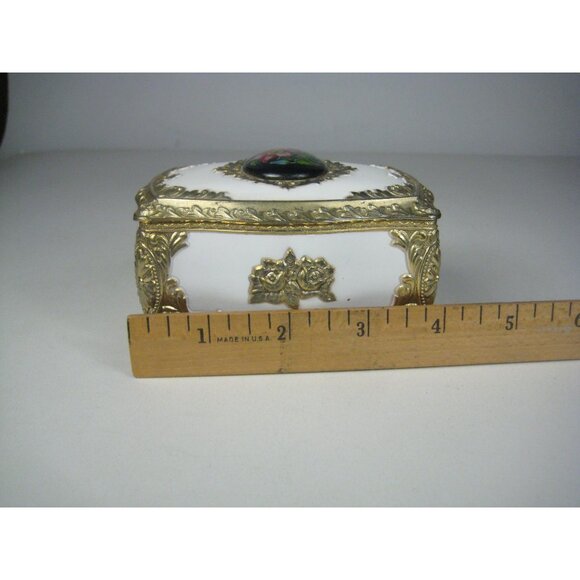 Vintage White Gold Plastic Metal Music Trinket Box Floral Design Lid Japan - Picture 6 of 12